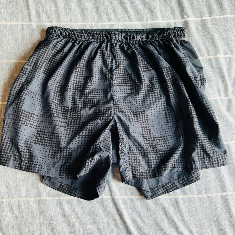 Brooks running shorts 3”